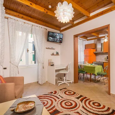 Venetian 27 Apartman *